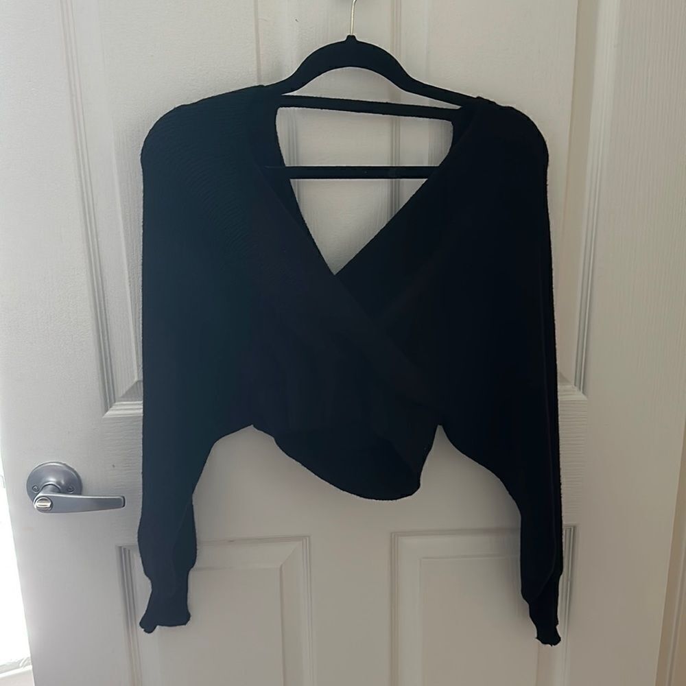 Black Twist Crop Sweater